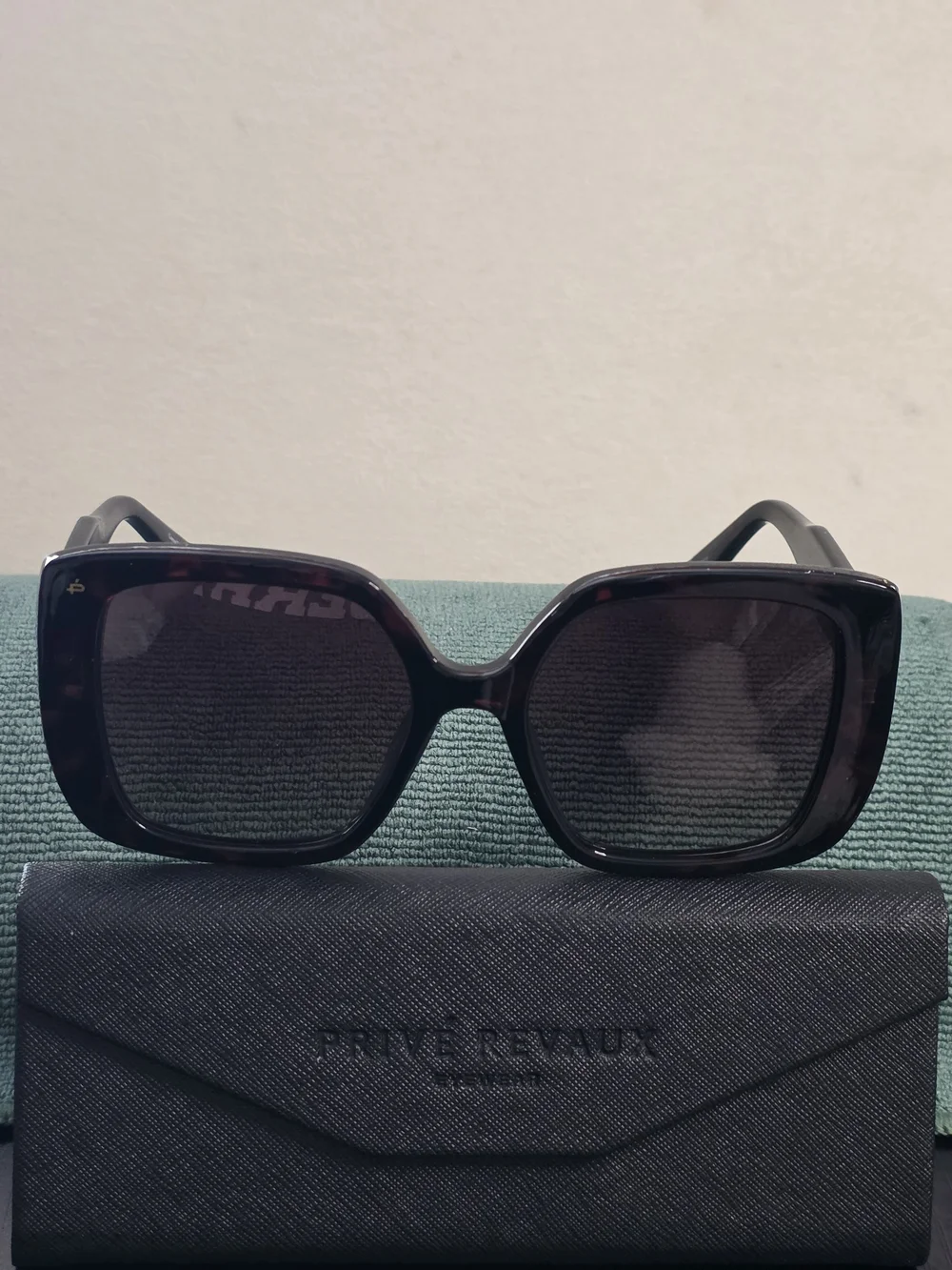 New PRIVE REVAUX Women’s Tortoiseshell Square Sunglasses - Brown Gradient
